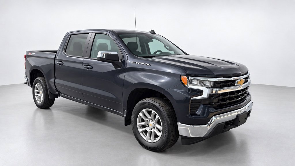 Used 2024 Chevrolet Silverado 1500 LT AWD/4WD image 4
