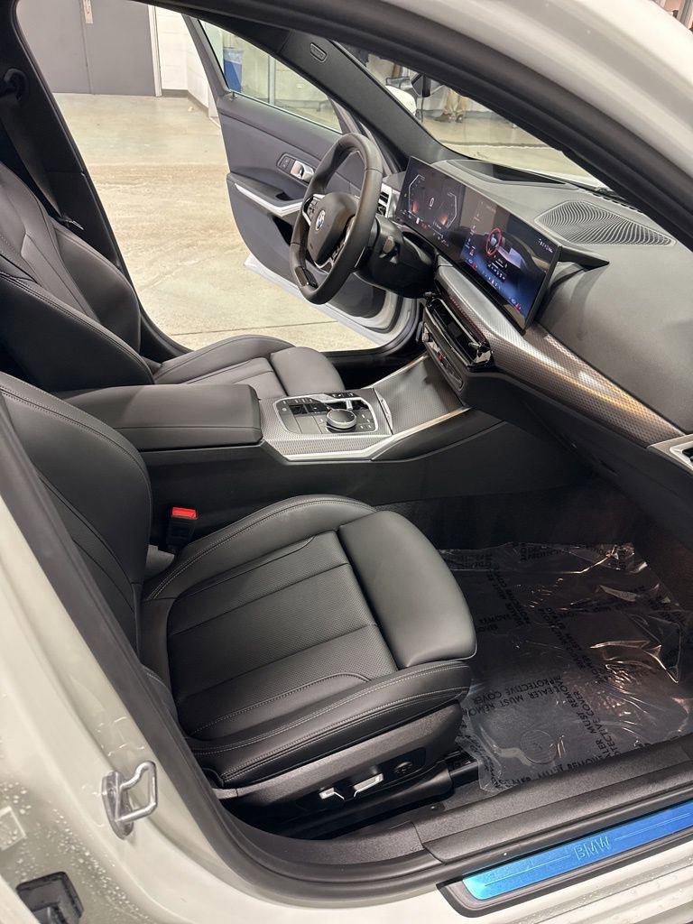 Used 2025 BMW 330i xDrive Sedan w/ Premium Package image 20