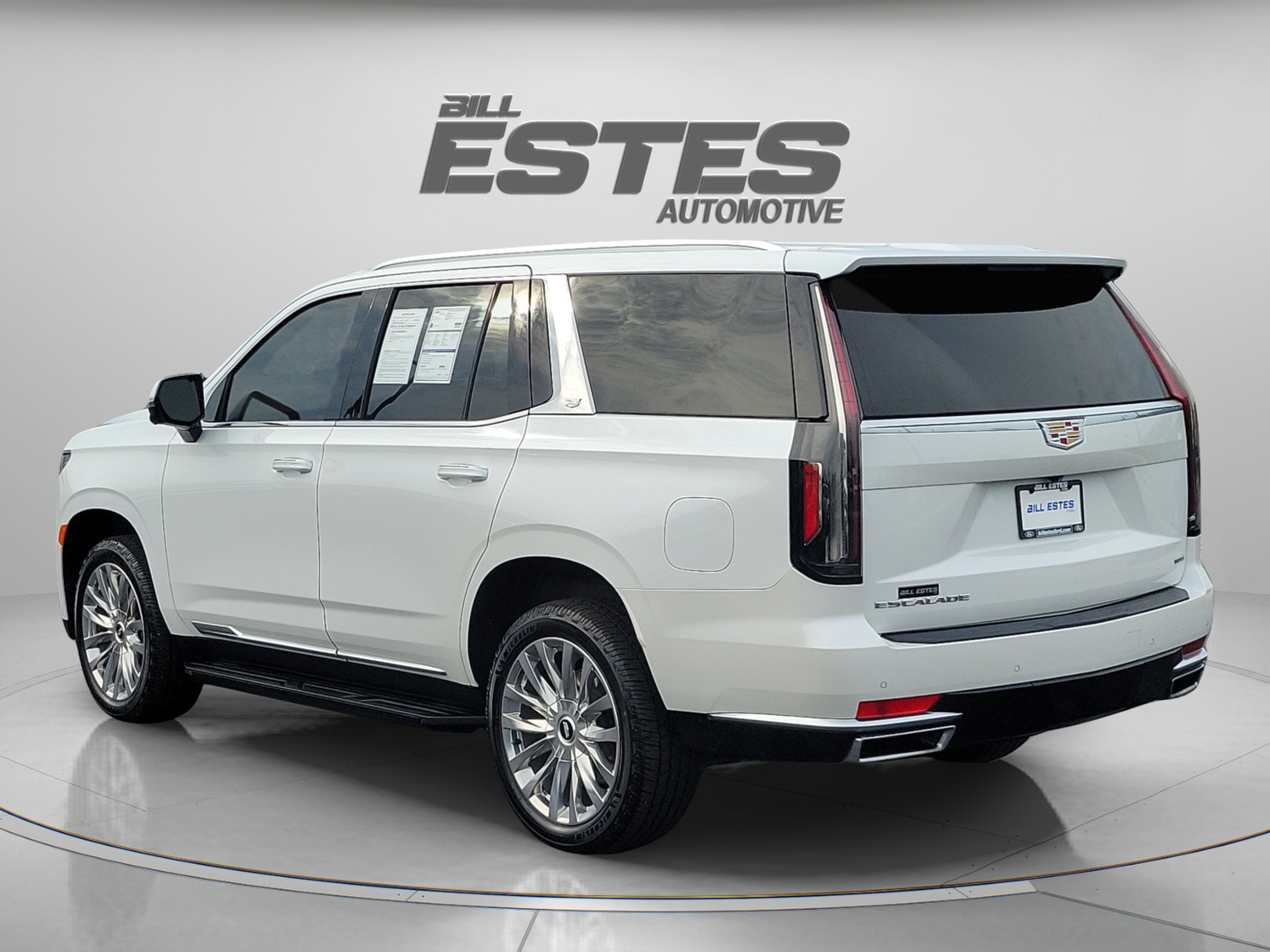 Used 2024 Cadillac Escalade Luxury w/ LPO, Floor Liner Package AWD/4WD image 2