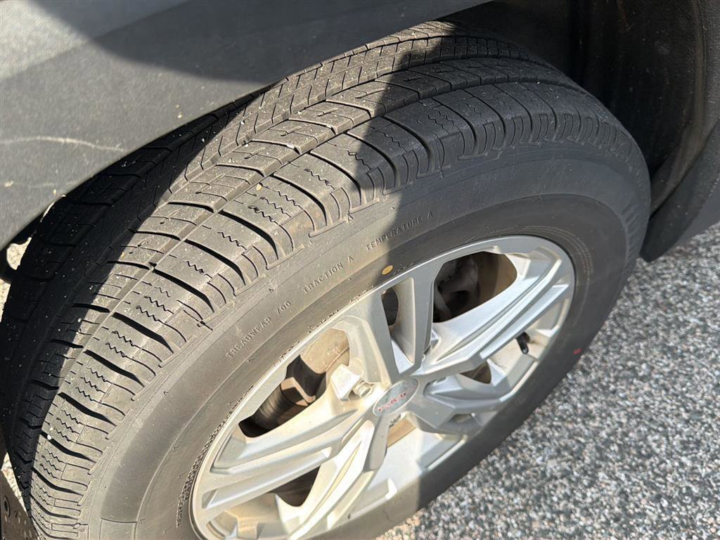 Used 2018 GMC Terrain SLE w/ Driver Convenience Package image 6