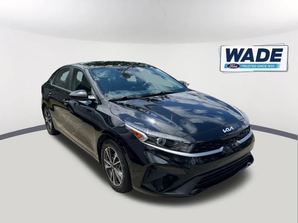 Used 2023 Kia Forte LXS FWD image 3