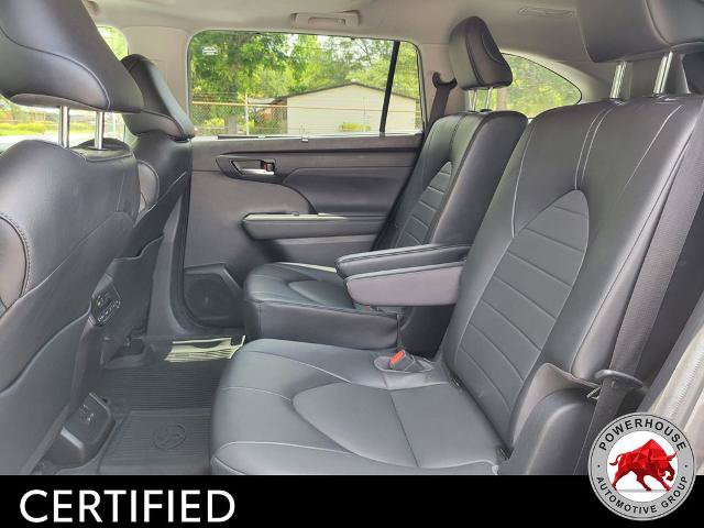 Used 2022 Toyota Highlander XLE FWD image 17