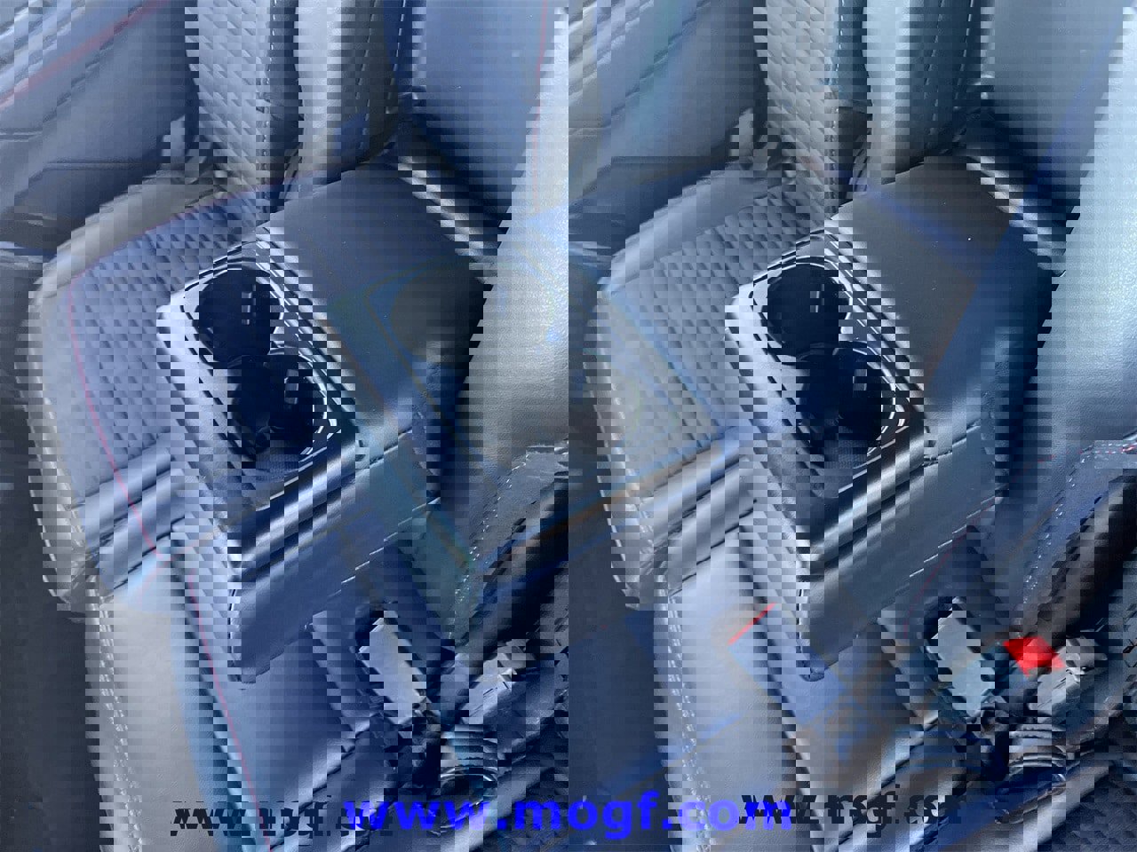 Certified 2025 Ford Explorer ST-Line w/ Premium Package image 26