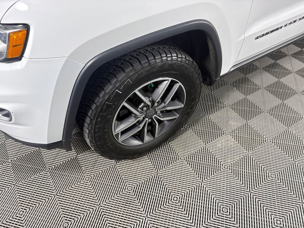 Used 2019 Jeep Grand Cherokee Limited AWD/4WD image 9
