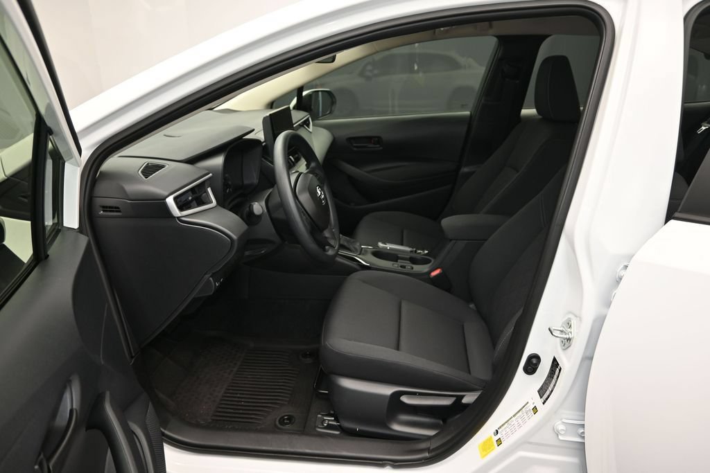 Used 2025 Toyota Corolla LE w/ LE Premium Package FWD image 13