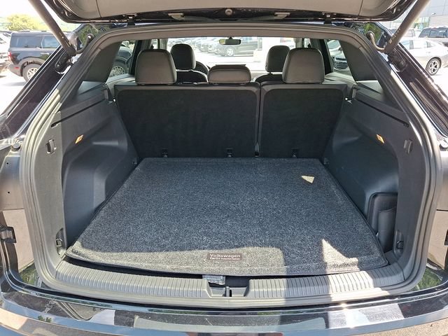 Used 2023 Volkswagen Atlas Cross Sport SE AWD/4WD image 30
