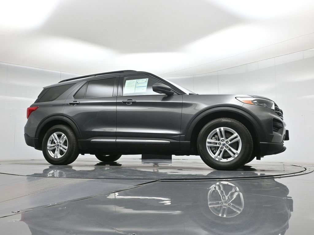 Certified 2020 Ford Explorer XLT image 9