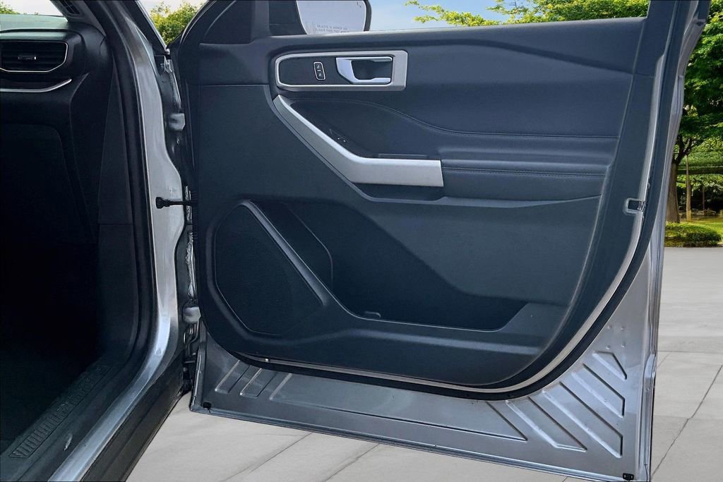 Certified 2023 Ford Explorer XLT w/ Equipment Group 202A image 23