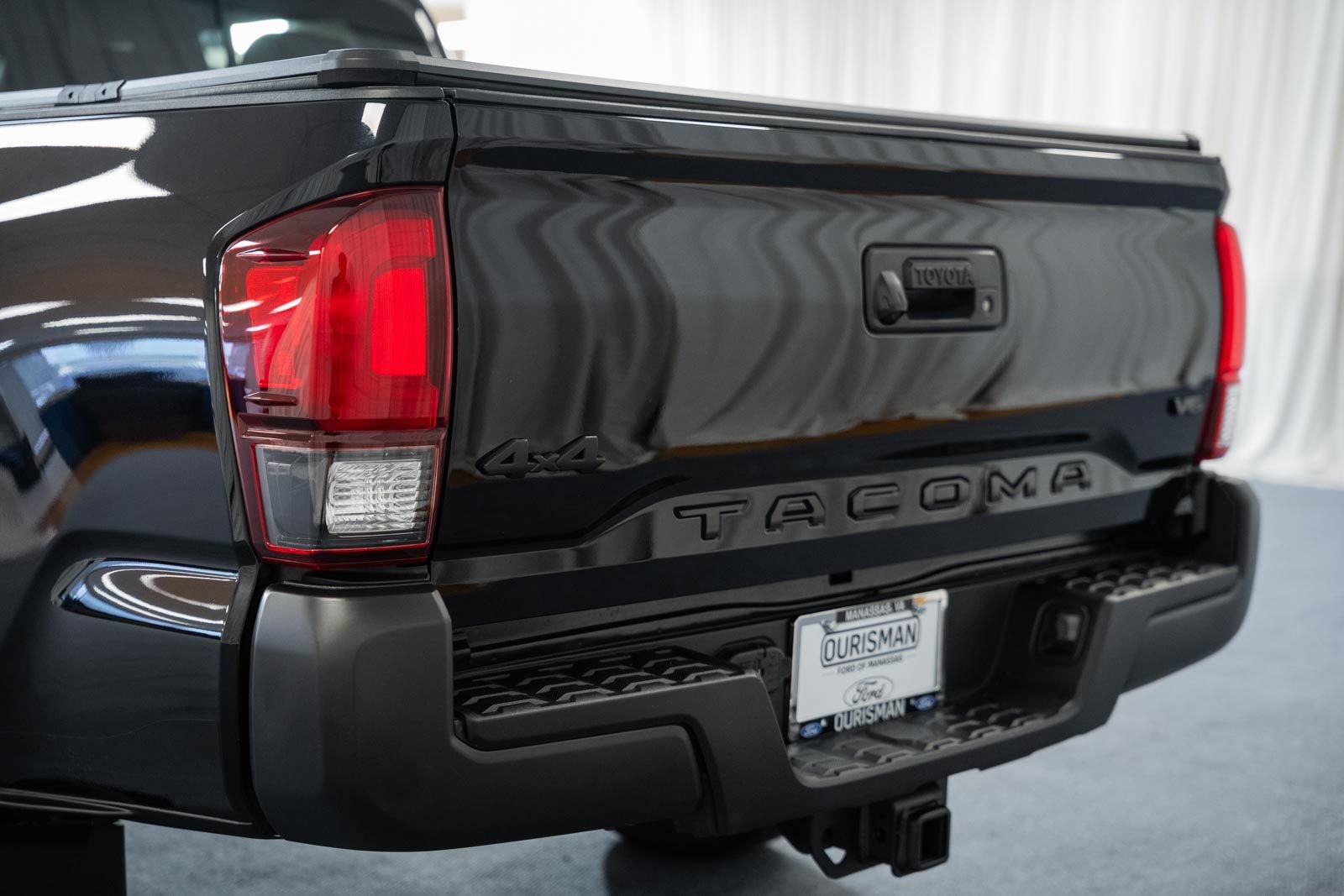 Used 2022 Toyota Tacoma SR5 AWD/4WD image 6