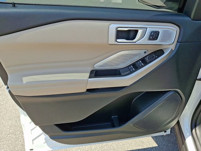 Certified 2024 Ford Explorer Limited w/ Limited Technology Package RWD image 9
