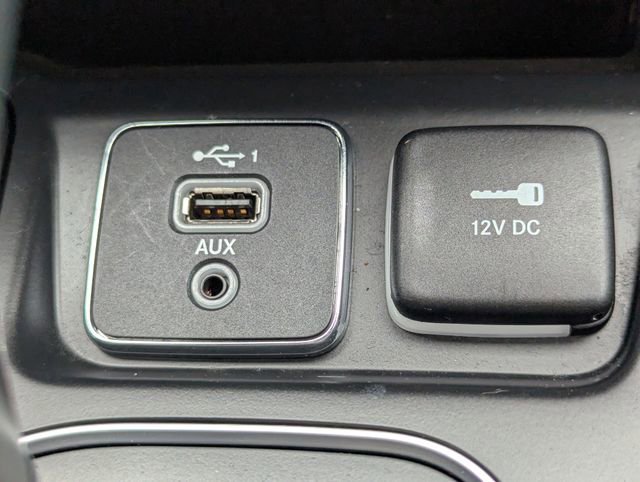 Used 2022 Jeep Cherokee Latitude Lux w/ Sun & Sound Group image 23