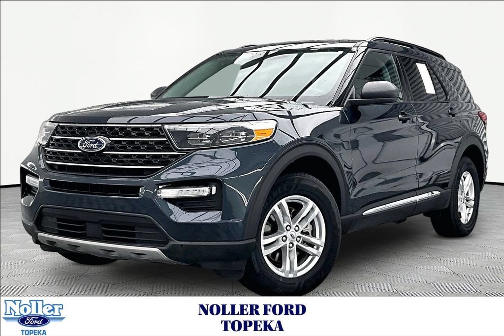 Certified 2023 Ford Explorer XLT w/ Equipment Group 202A AWD/4WD image 1