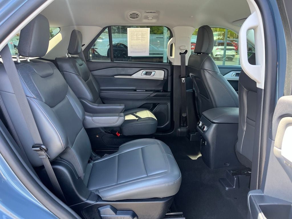 Certified 2025 Ford Explorer Active w/ Active Comfort Package AWD/4WD image 20