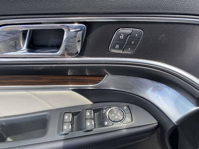 Certified 2019 Ford Explorer Limited w/ Limited Luxury Package AWD/4WD image 27