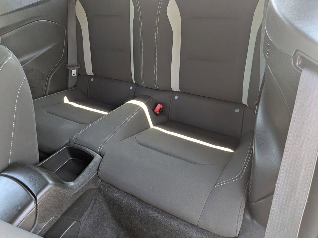 Used 2020 Chevrolet Camaro LT RWD image 16