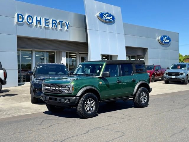 Certified 2023 Ford Bronco Badlands AWD/4WD image 1