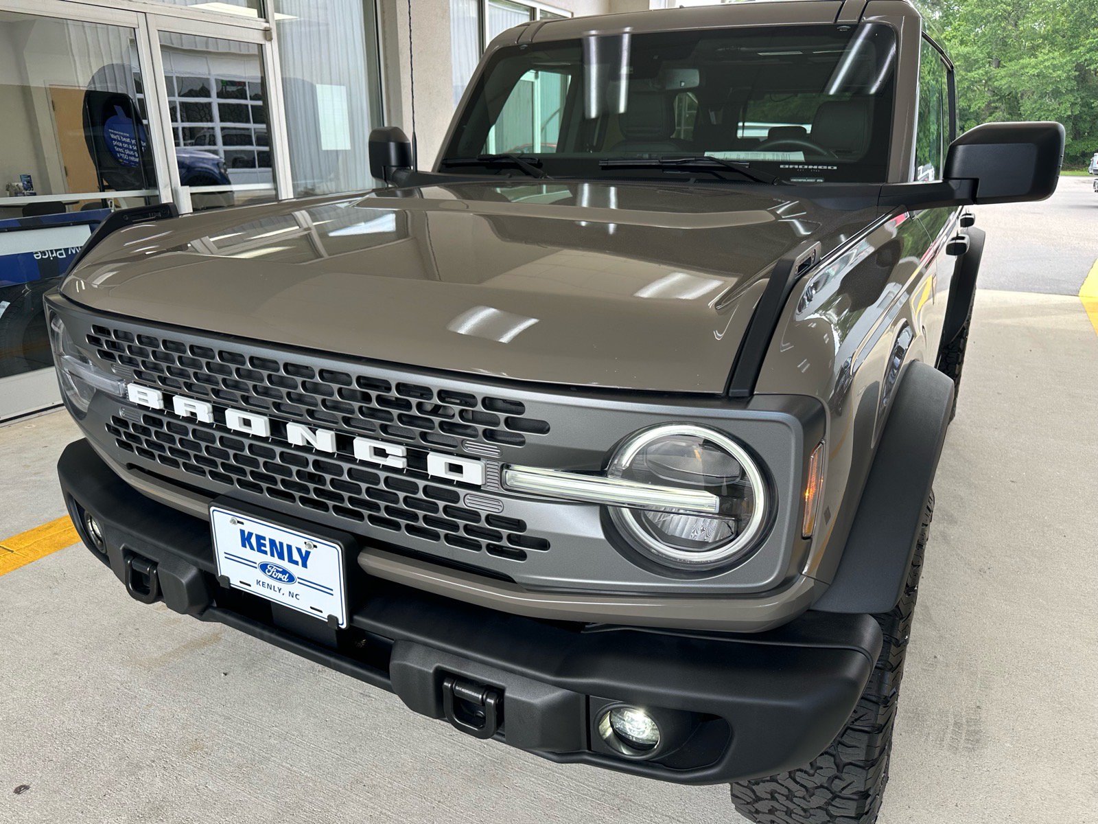 Certified 2025 Ford Bronco Badlands AWD/4WD image 1