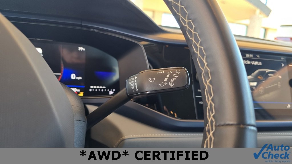 Used 2024 Volkswagen Taos SE image 30