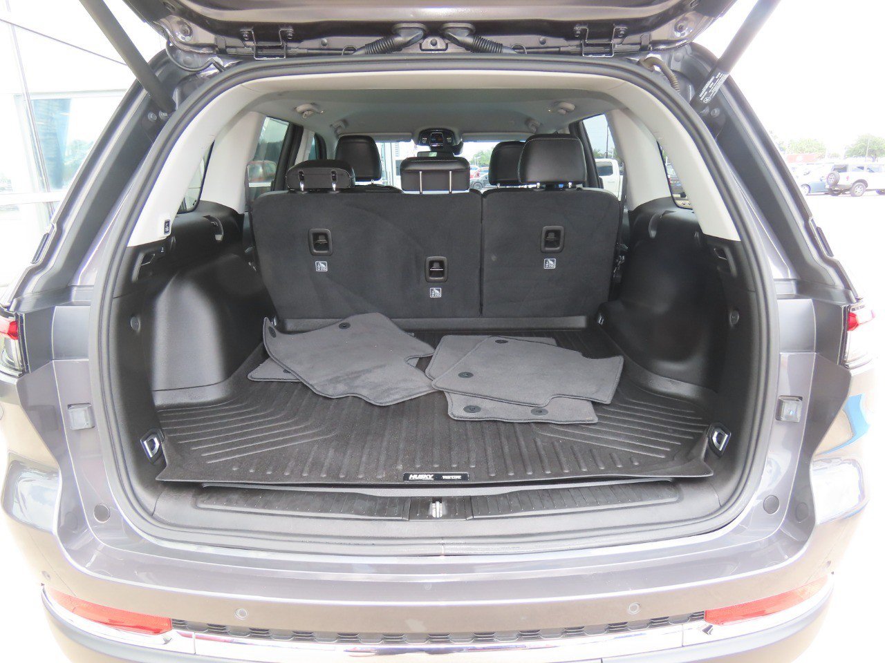 Used 2024 Jeep Grand Cherokee Limited AWD/4WD image 13