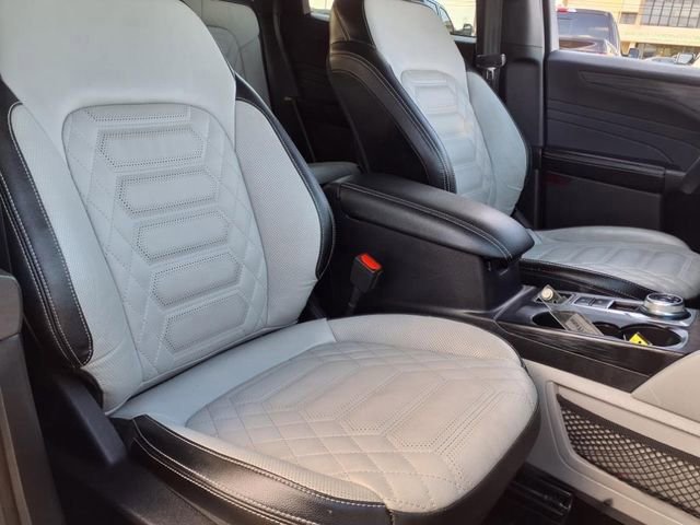 Certified 2023 Ford Escape SE w/ PHEV Premium Package image 35