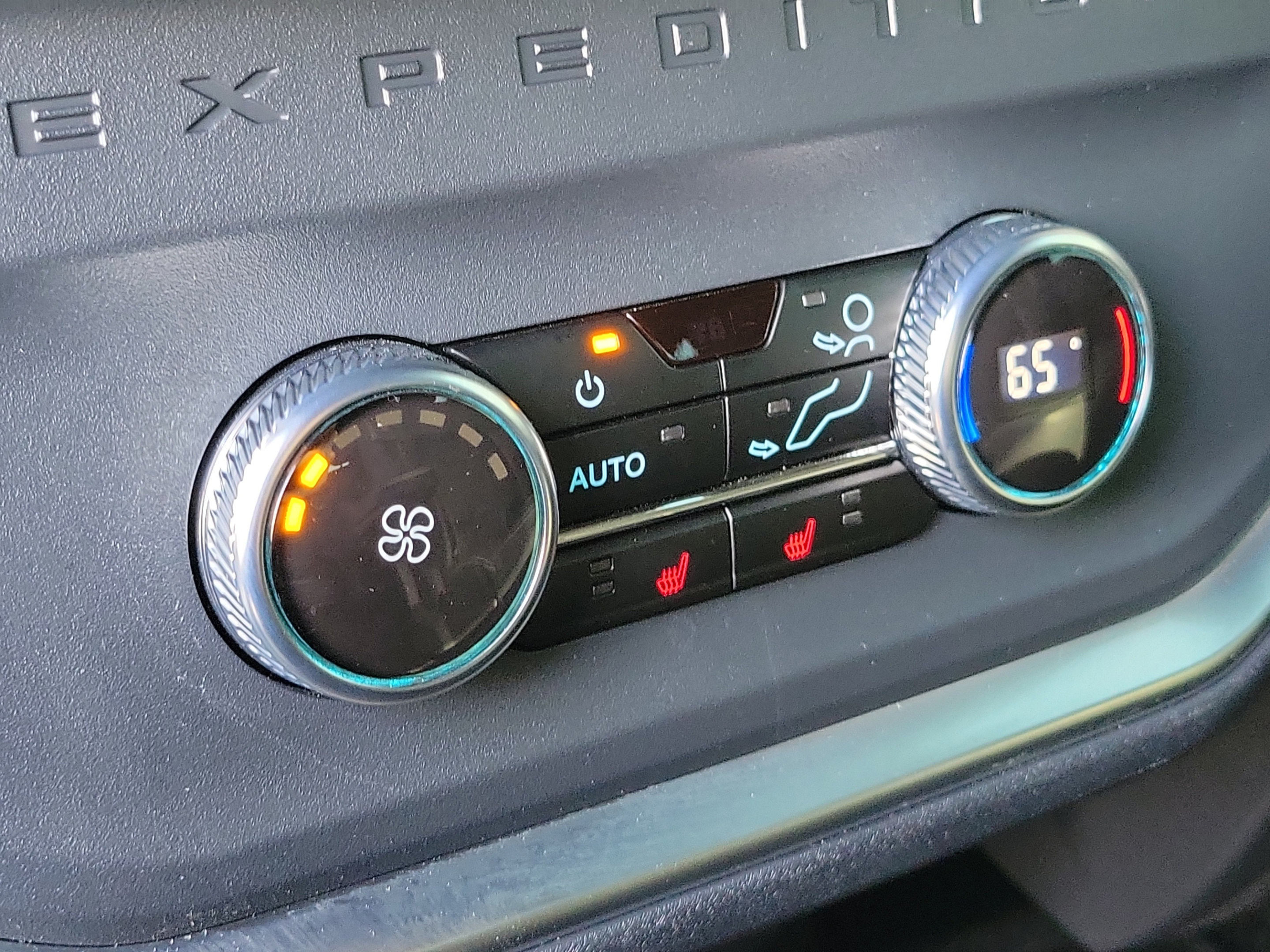 Certified 2026 Ford Expedition Max Platinum w/ Stealth Performance Package AWD/4WD image 16