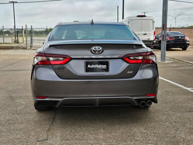 Used 2023 Toyota Camry SE image 6
