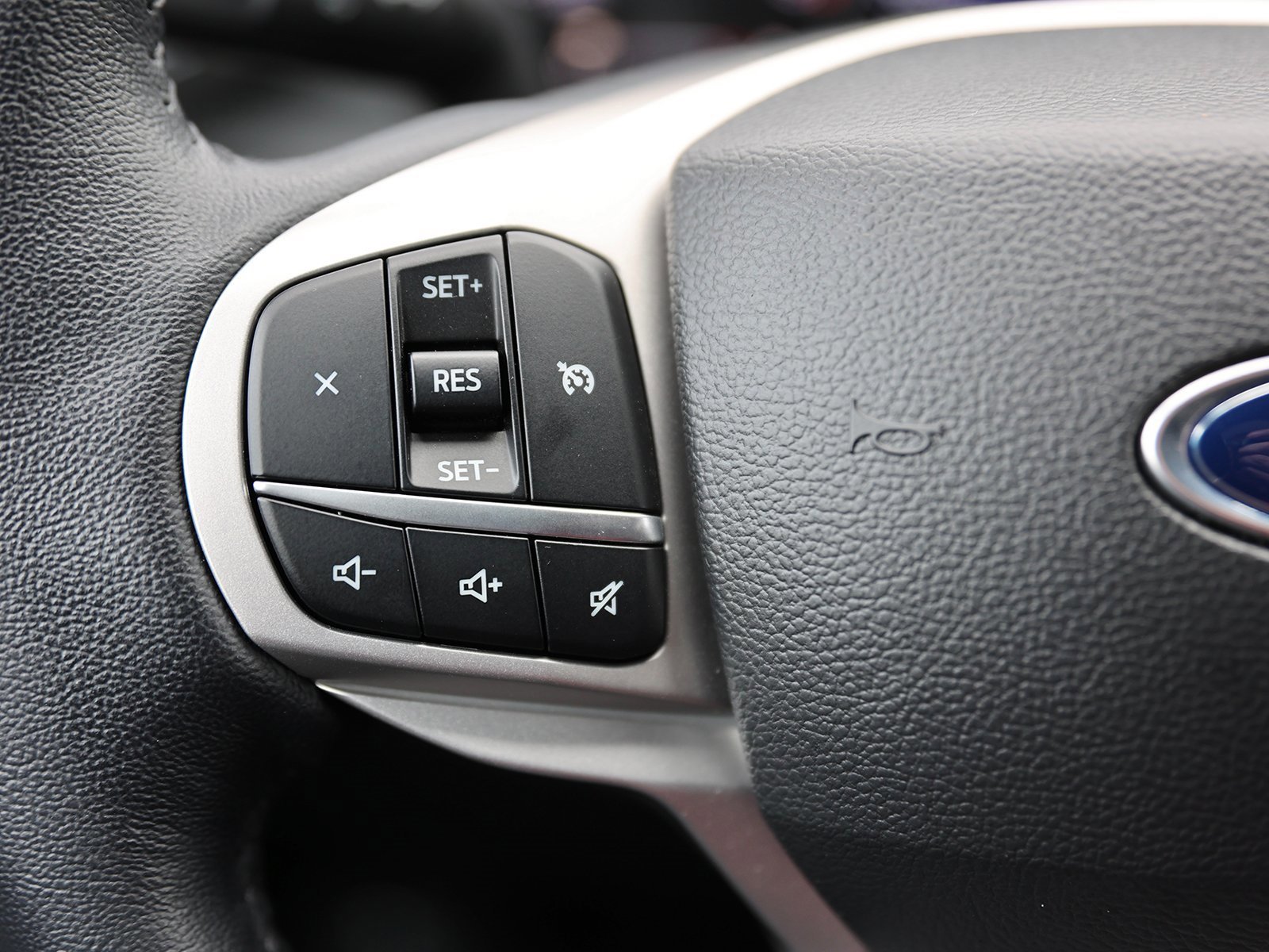 Certified 2022 Ford Explorer XLT w/ Class IV Trailer Tow Package image 39