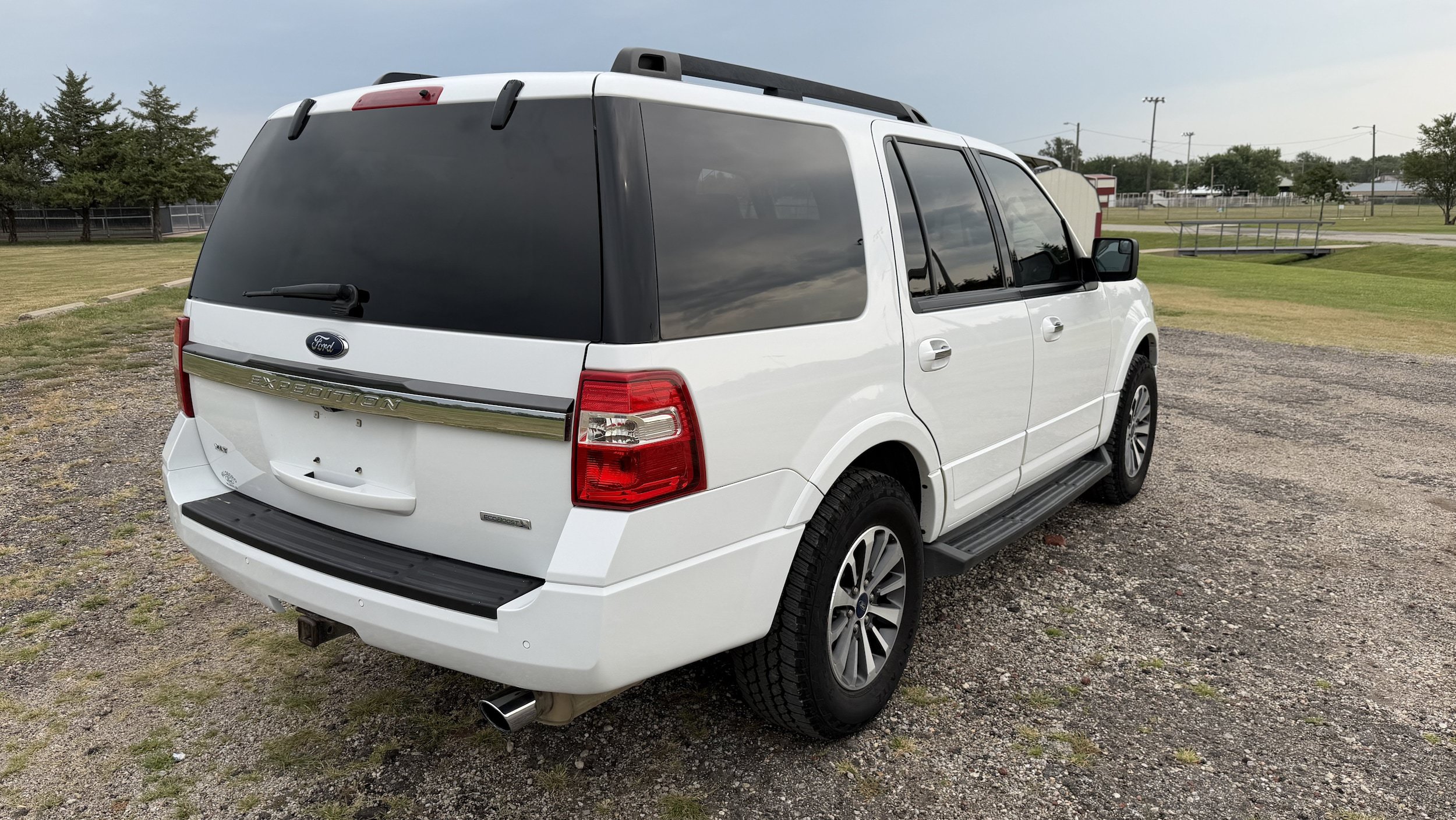 Certified 2017 Ford Expedition XLT AWD/4WD image 3