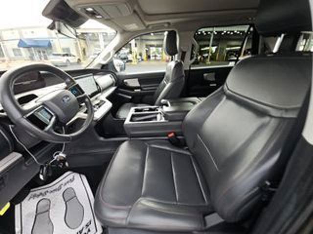 Certified 2025 Ford Expedition Active AWD/4WD image 8