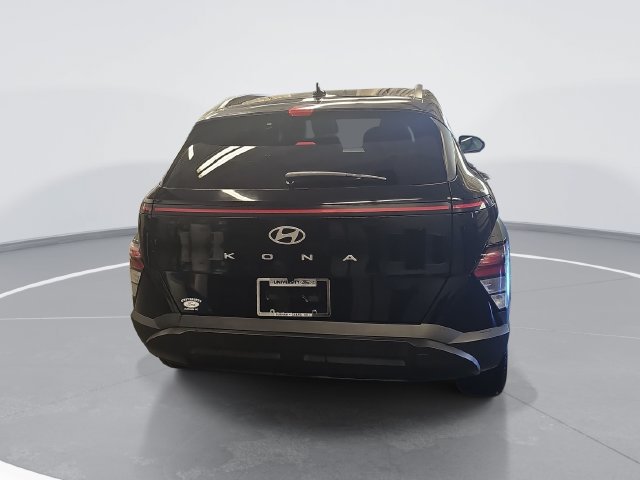 Used 2025 Hyundai Kona SEL FWD image 4