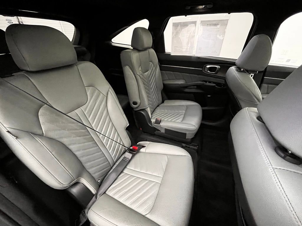 Used 2024 Kia Sorento SX Prestige w/ Sage Leather Package image 34