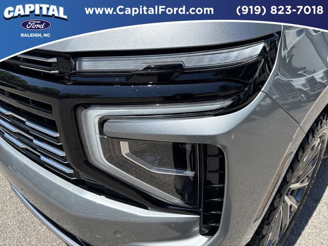 Used 2025 Chevrolet Tahoe High Country AWD/4WD image 11