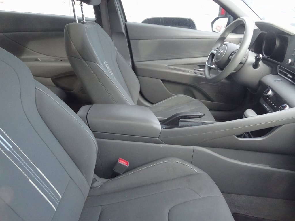 Used 2021 Hyundai Elantra SEL image 9