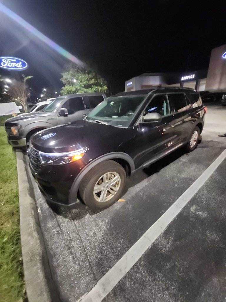 Certified 2022 Ford Explorer XLT image 2