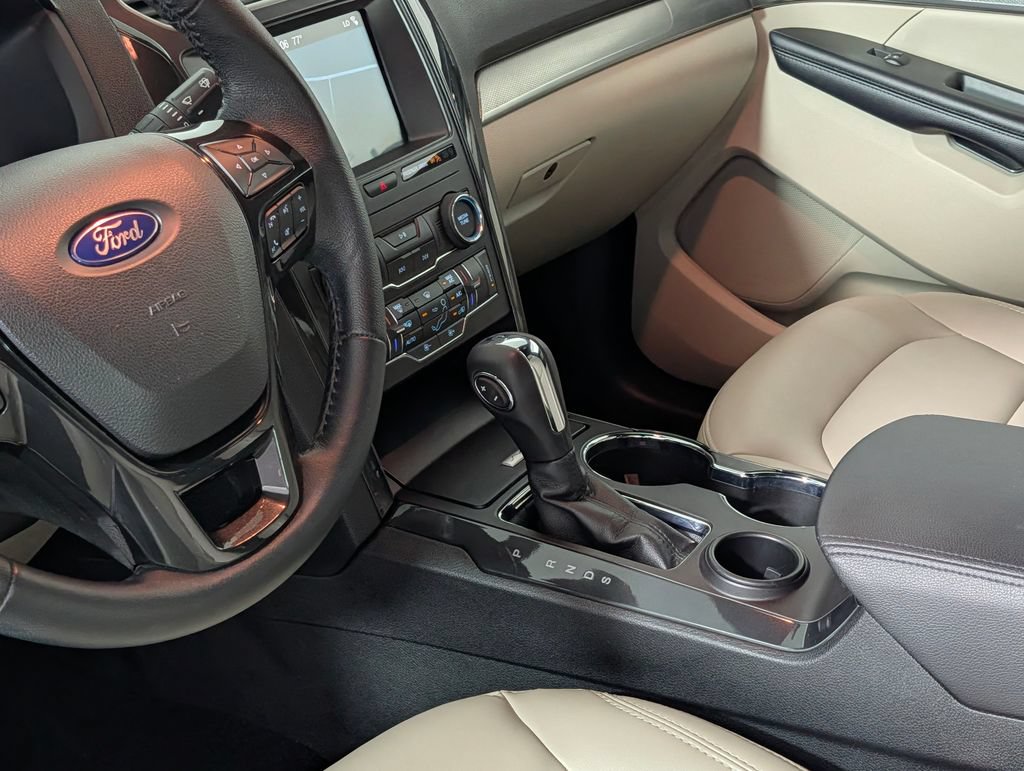 Certified 2019 Ford Explorer XLT w/ Equipment Group 202A FWD image 24