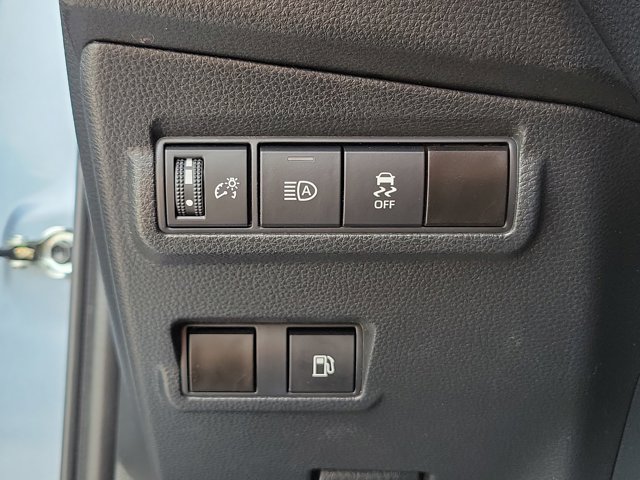 Used 2023 Toyota Corolla Cross AWD Hybrid image 22