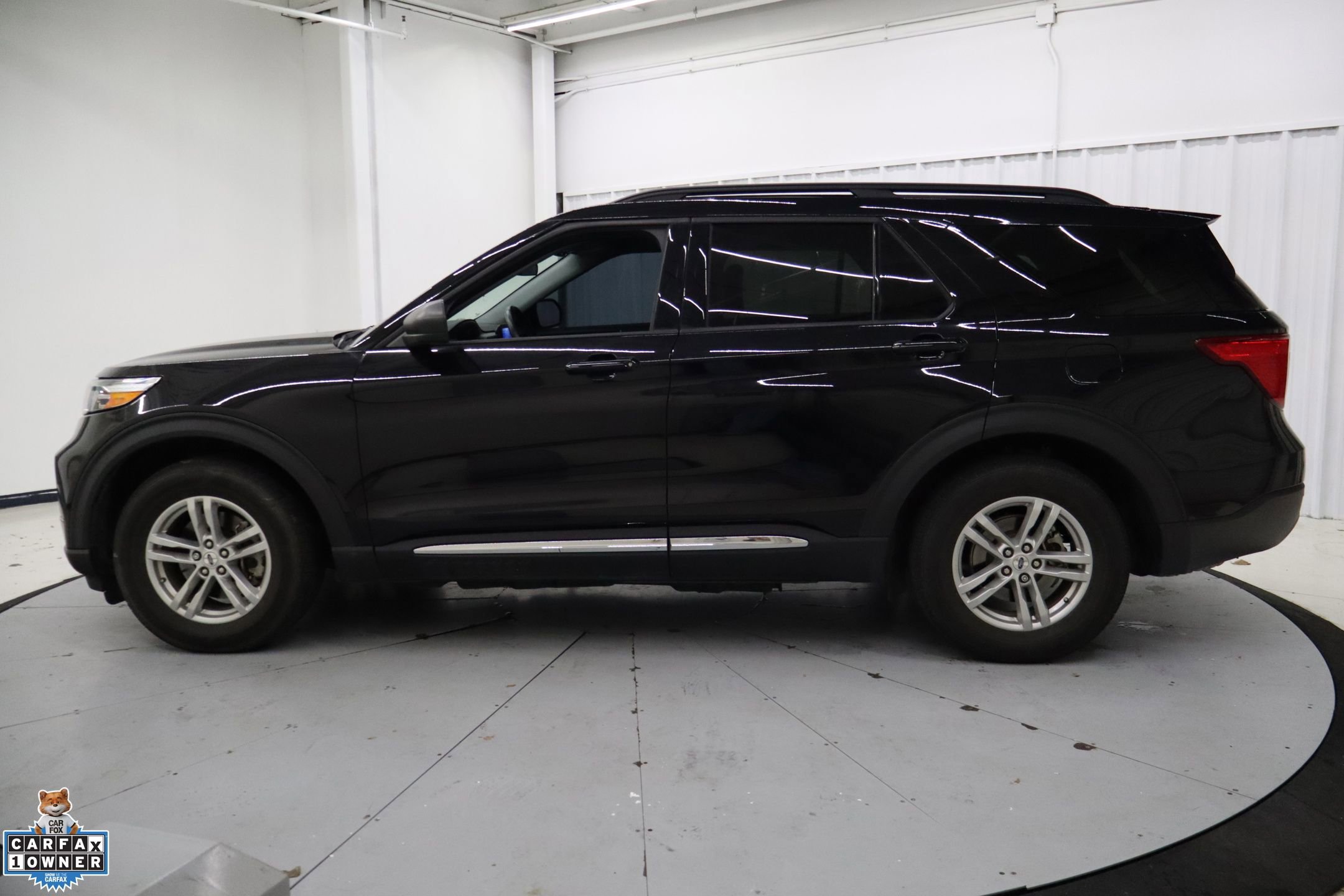 Certified 2023 Ford Explorer XLT image 9