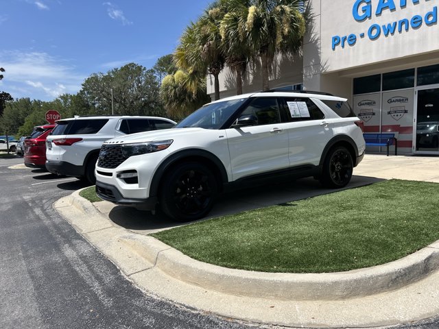 Certified 2022 Ford Explorer ST-Line w/ Class IV Trailer Tow Package RWD image 11