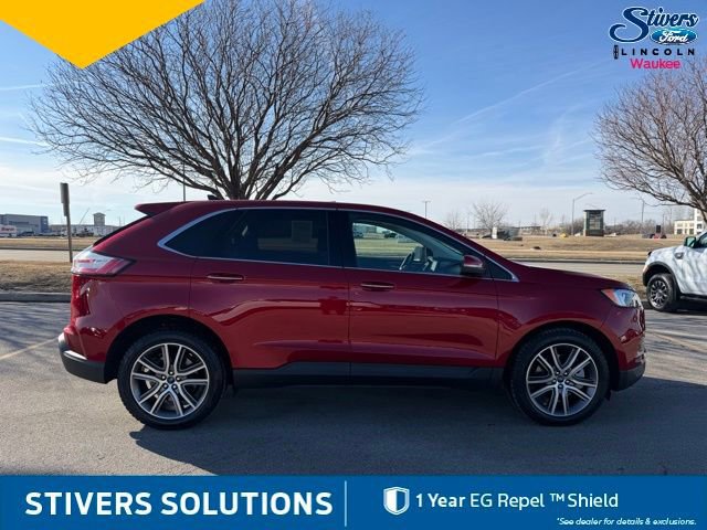 Certified 2022 Ford Edge Titanium image 3