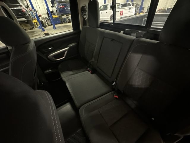 Used 2018 Nissan Titan SV AWD/4WD image 31