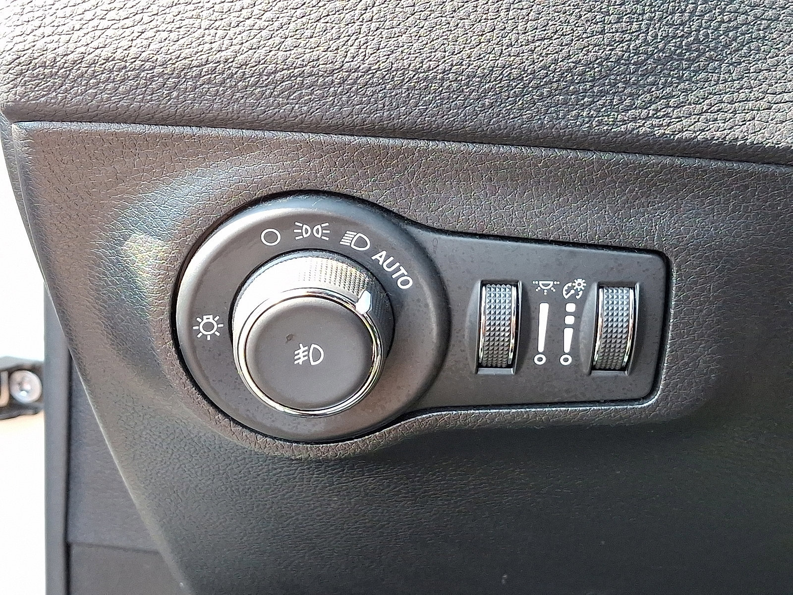 Used 2020 Jeep Compass Latitude w/ Popular Equipment Group image 27