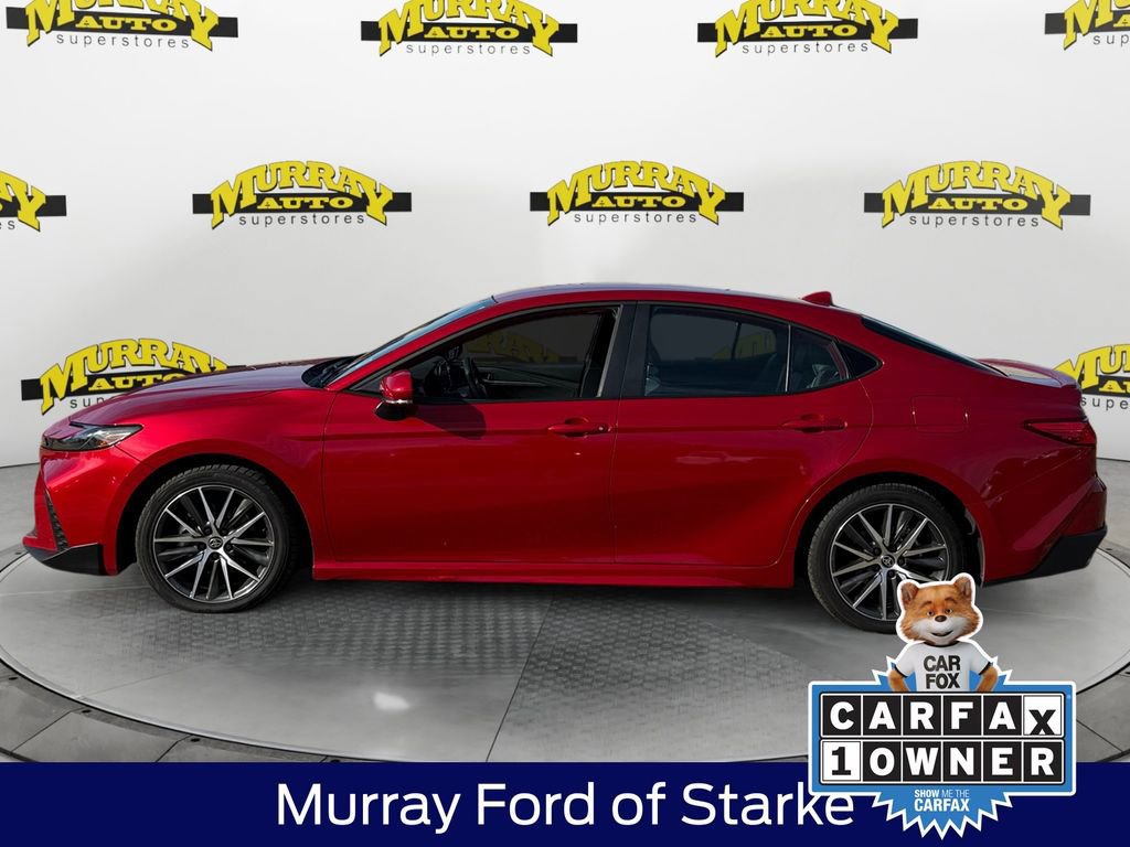 Used 2025 Toyota Camry SE image 2