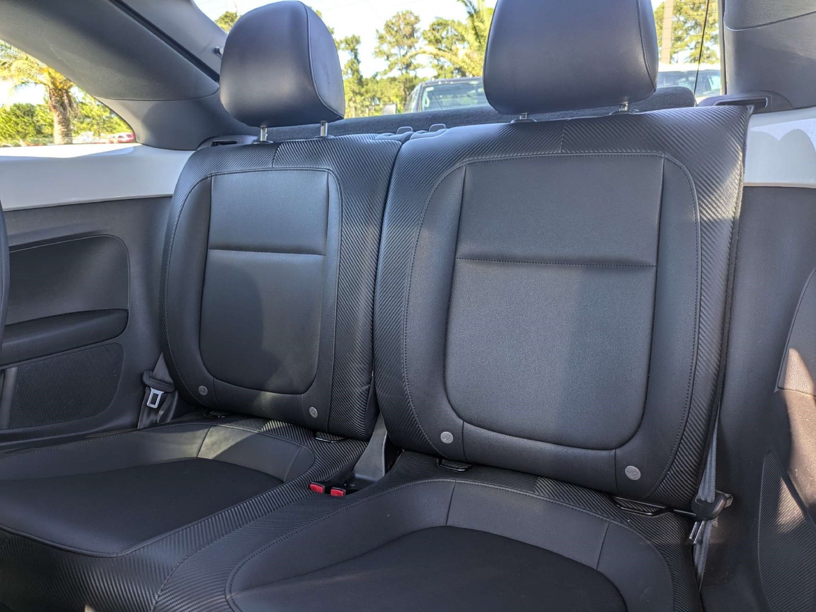 Used 2019 Volkswagen Beetle 2.0T SE w/ SE Premium Package FWD image 15