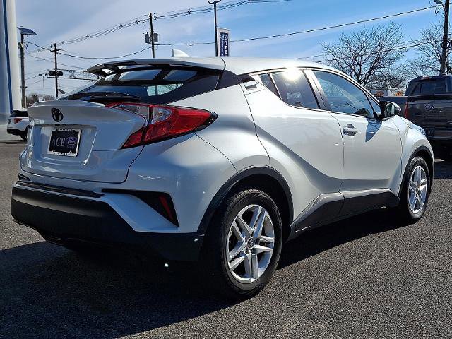 Used 2020 Toyota C-HR LE image 3