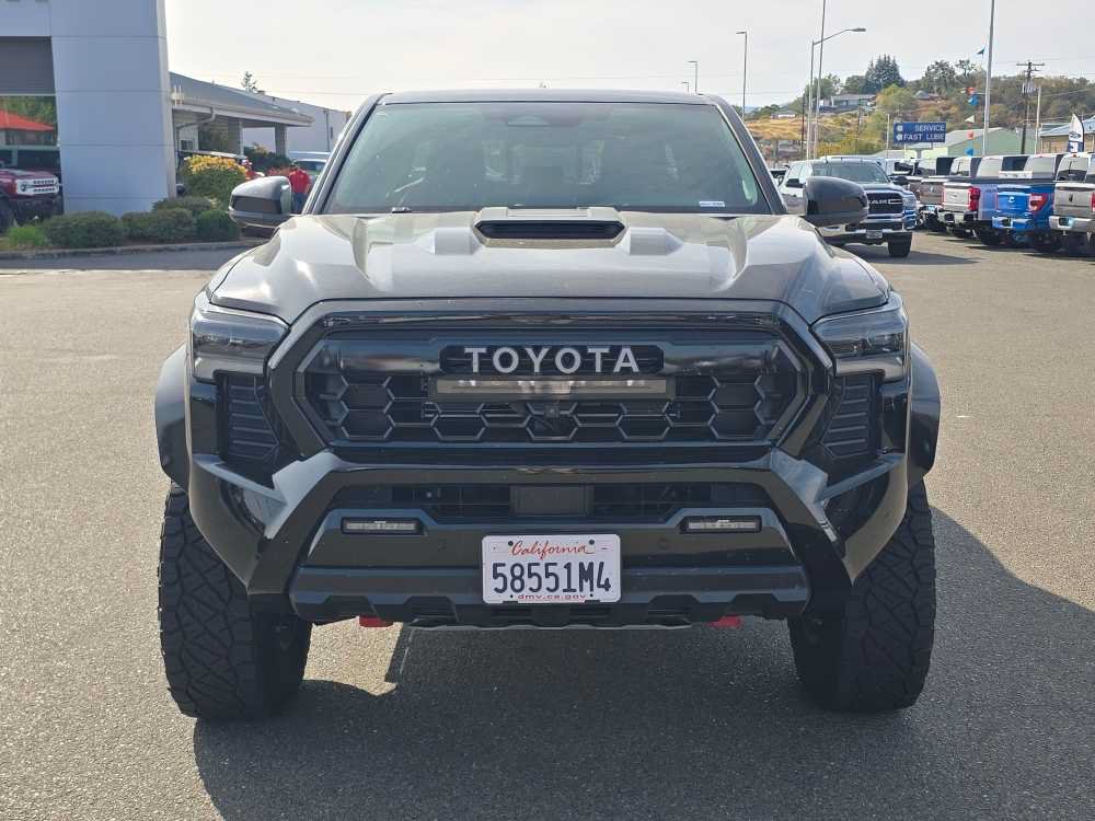 Used 2025 Toyota Tacoma TRD Pro AWD/4WD image 12
