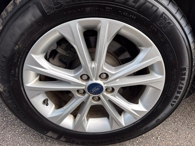 Certified 2018 Ford Escape SE w/ SE Sync 3 Package AWD/4WD image 12
