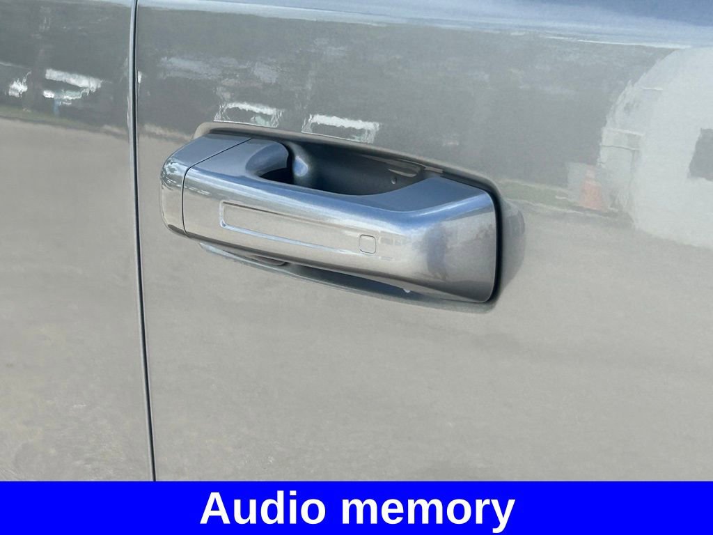 Used 2025 RAM 1500 Laramie AWD/4WD image 21