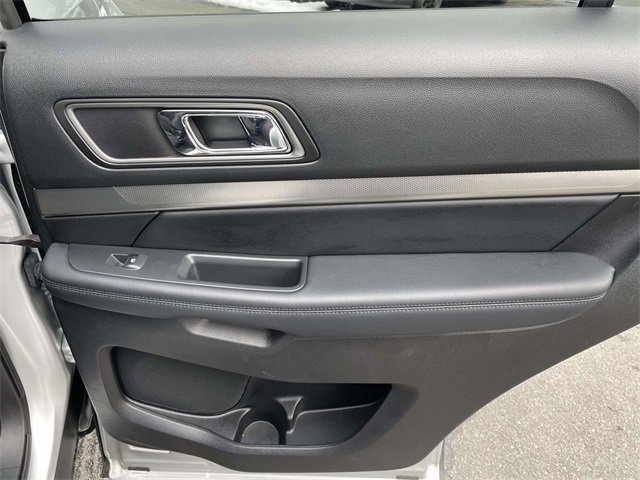 Certified 2018 Ford Explorer XLT w/ Equipment Group 201A image 28