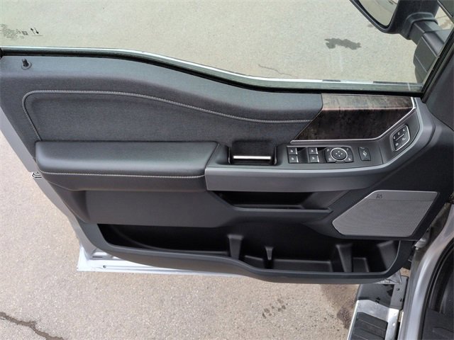 Certified 2024 Ford F350 Lariat w/ Chrome Package image 6