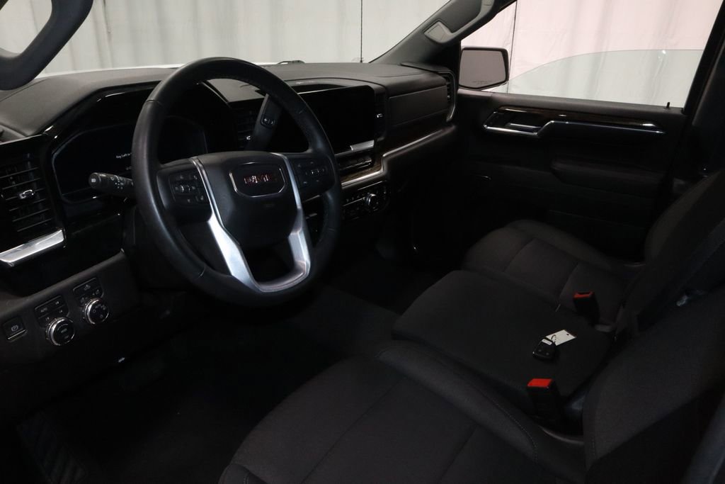 Used 2023 GMC Sierra 1500 SLE image 25